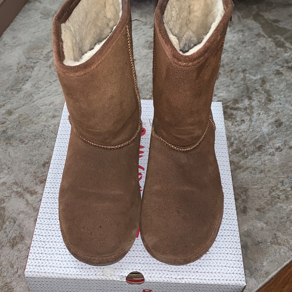 Bearpaw Bianca Short II Winter Boots (size 8)